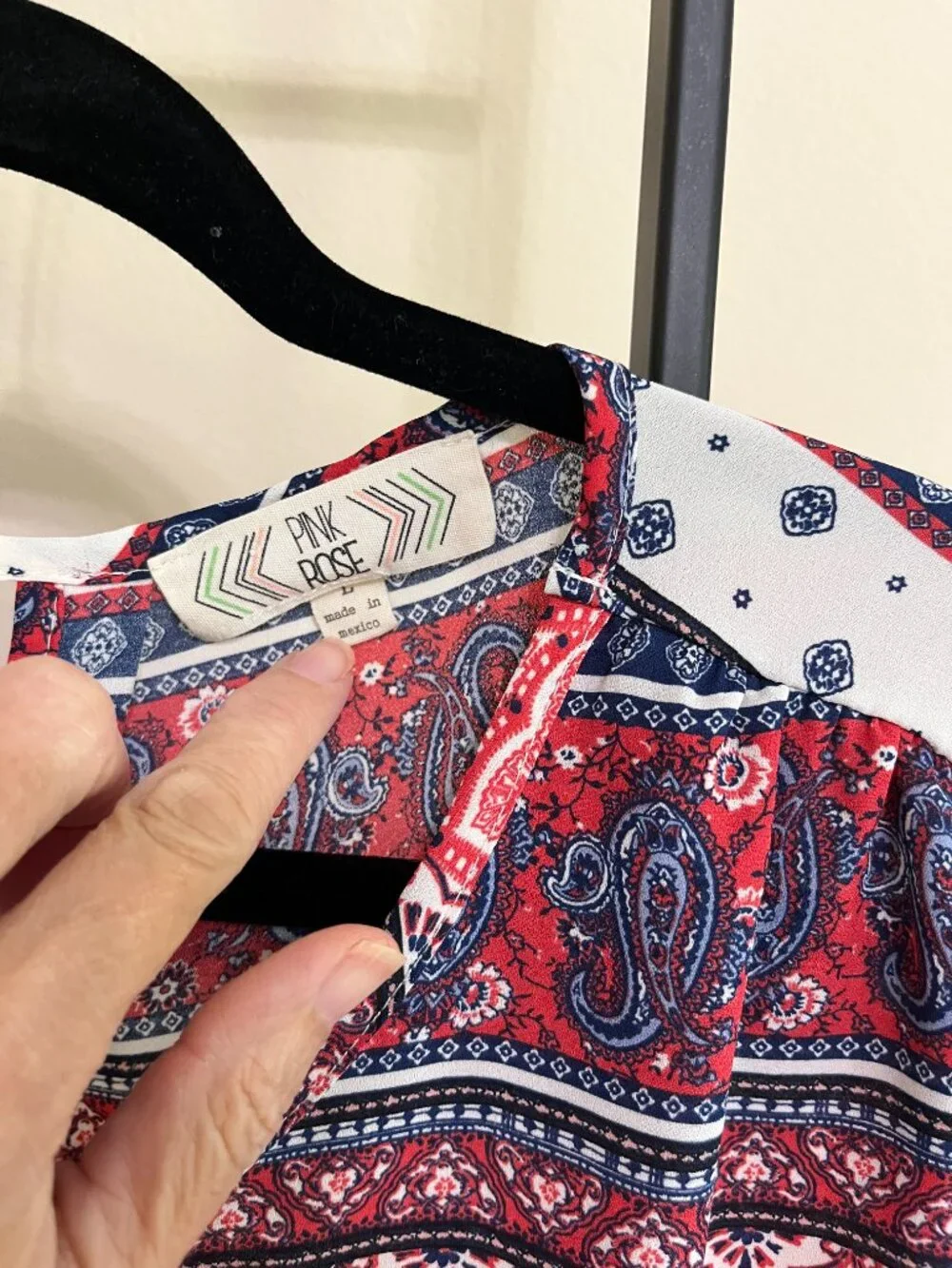 *Pink Rose Boho Paisley Print Casual Top Size Large